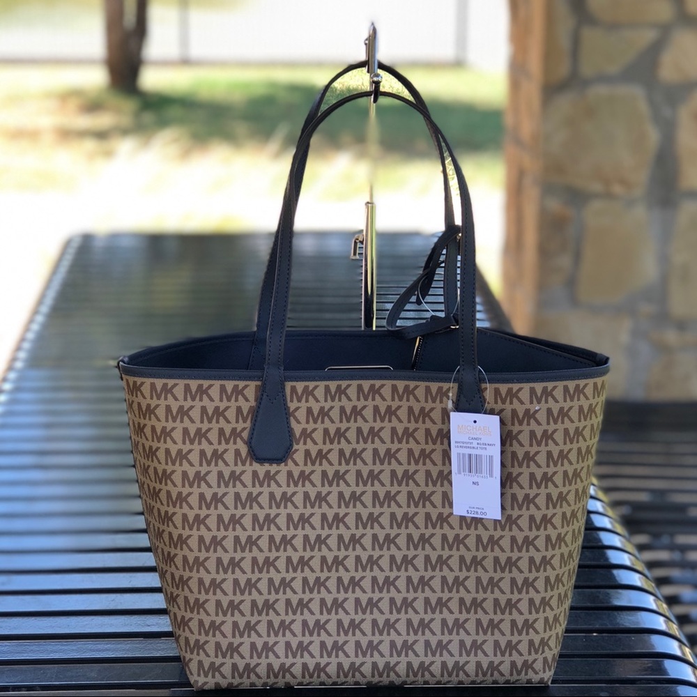 Michael Kors Candy Reversible Tote Bag w/ Pouch - Picture 4 of 8